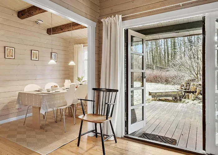 2 Bedroom Stunning In Holiday home Lokken
