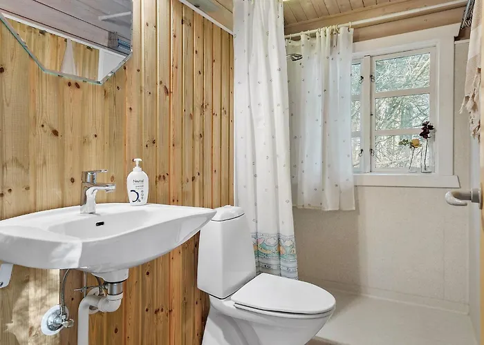 2 Bedroom Stunning In *